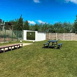5 Bedroom Beautiful In *
