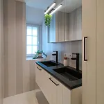 5 Bedroom Beautiful In Prázdninový dům Westende-Bad