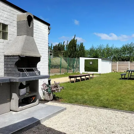 5 Bedroom Beautiful In *