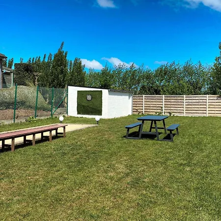 5 Bedroom Beautiful In *