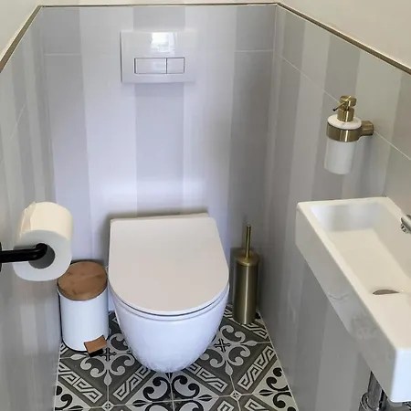 5 Bedroom Beautiful In Nyaraló Westende-Bad