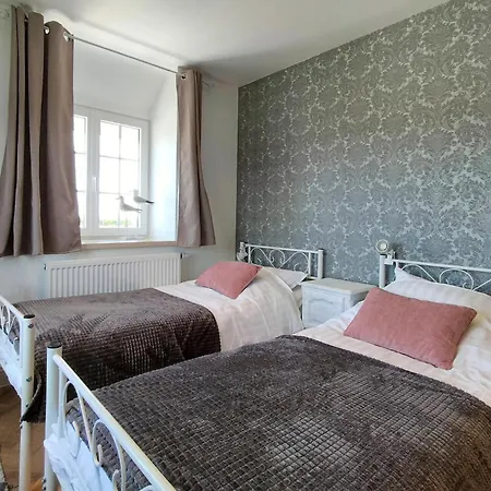 5 Bedroom Beautiful In