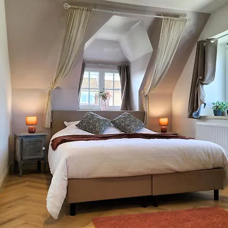 5 Bedroom Beautiful In Hébergement de vacances Westende-Bad
