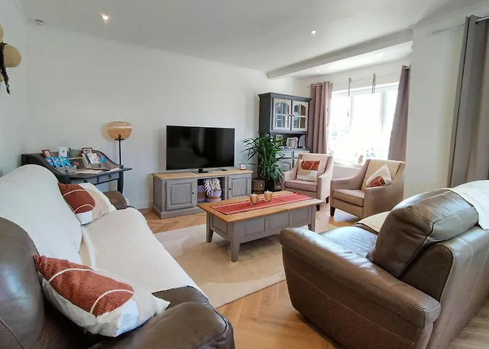 5 Bedroom Beautiful In Vakantiehuis Westende-Bad