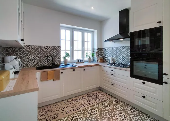 5 Bedroom Beautiful In