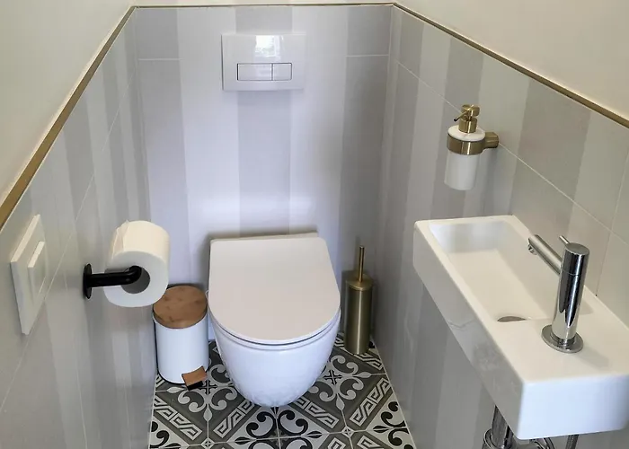 5 Bedroom Beautiful In Vakantiehuis Westende-Bad