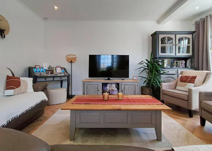 Holiday home 5 Bedroom Beautiful In