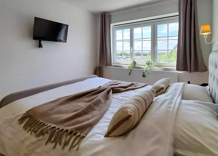 5 Bedroom Beautiful In Westende-Bad