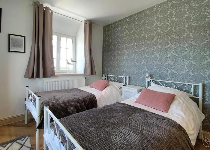 5 Bedroom Beautiful In